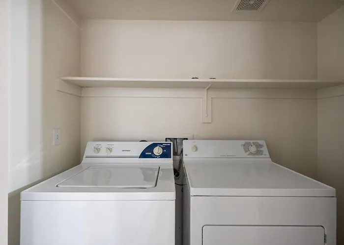 Apartment Stylish One Bedroom In With Free Parking And Pool Tempe